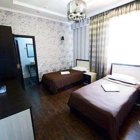 Voyage Hotel Bishkek Habitación foto