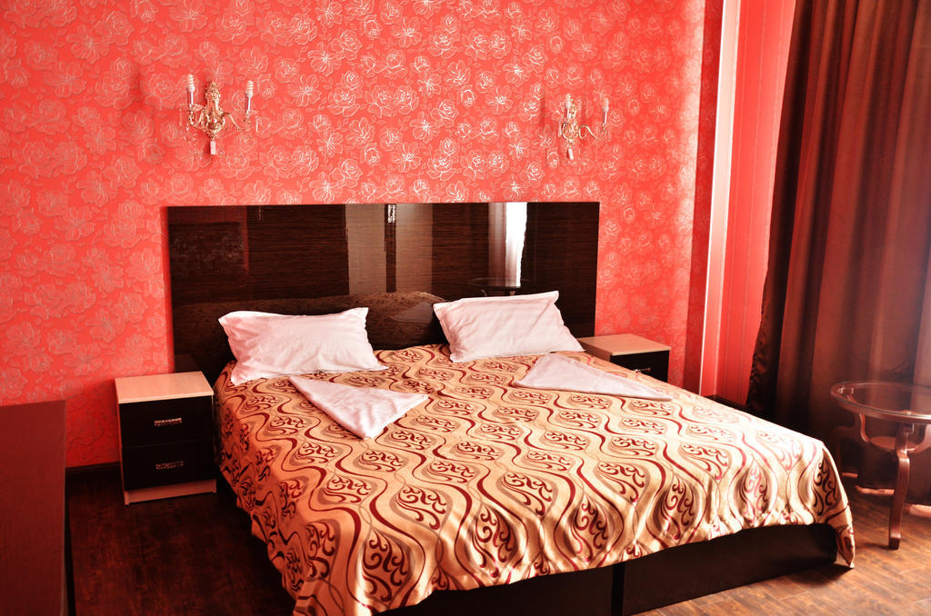 Voyage Hotel Bishkek Habitación foto