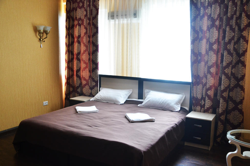 Voyage Hotel Bishkek Habitación foto