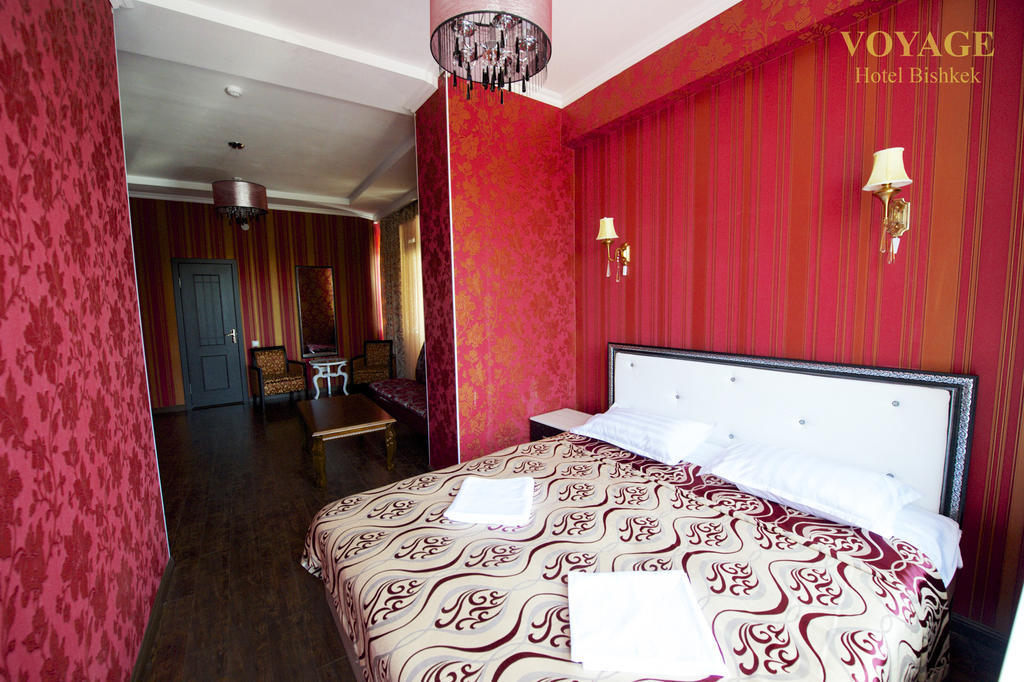 Voyage Hotel Bishkek Habitación foto