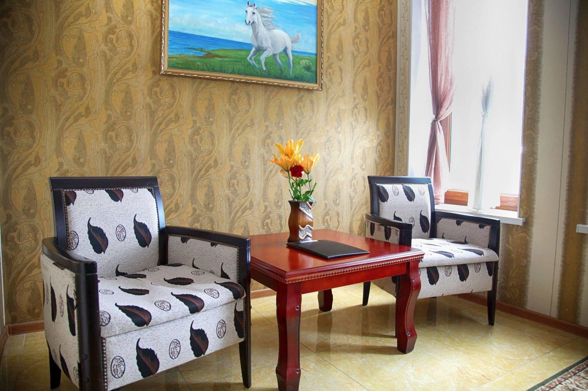 Voyage Hotel Bishkek Exterior foto